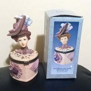 NWOT VINTAGE VICTORIAN LADY HEAD KEEPSAKE BOX BY LINCOLNSHIRE